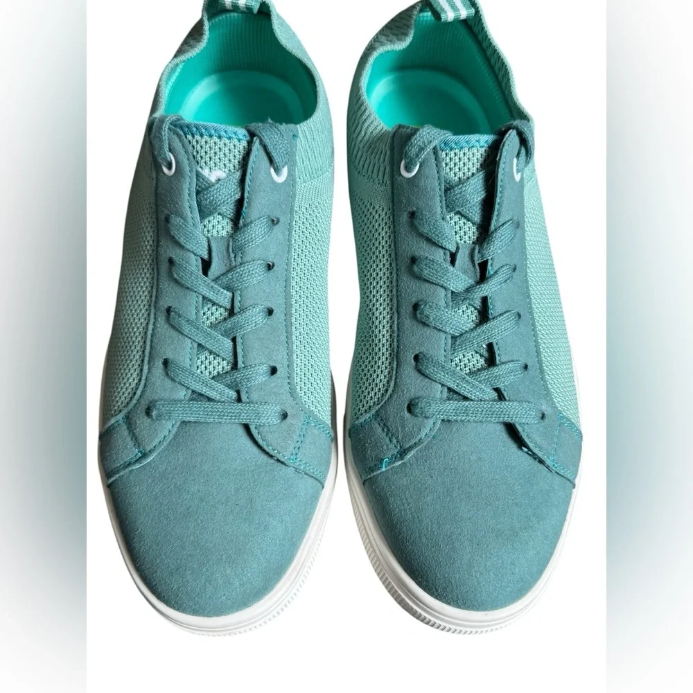 Propet size unworn